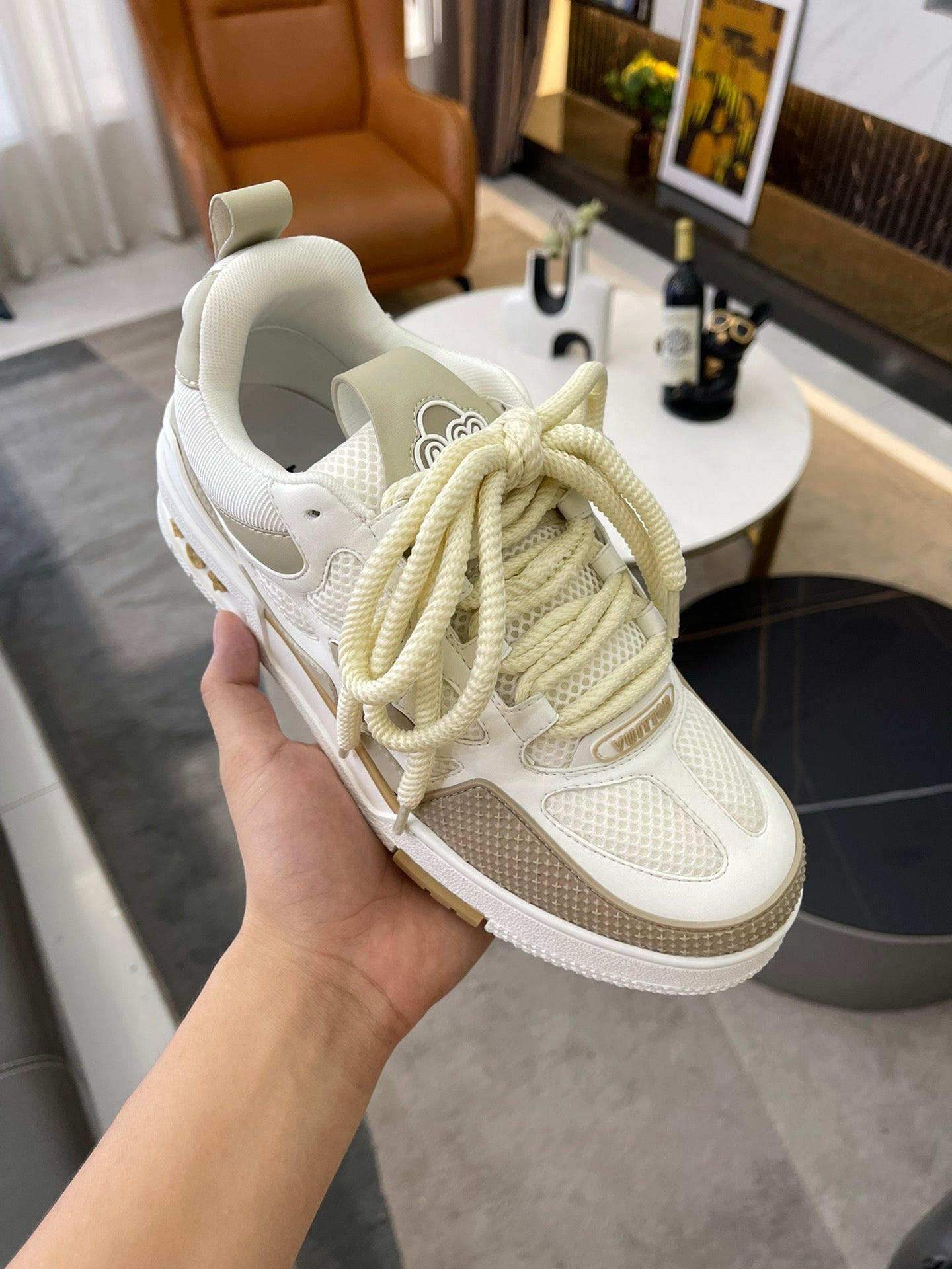 Louis Vuitton Trainer High Beige