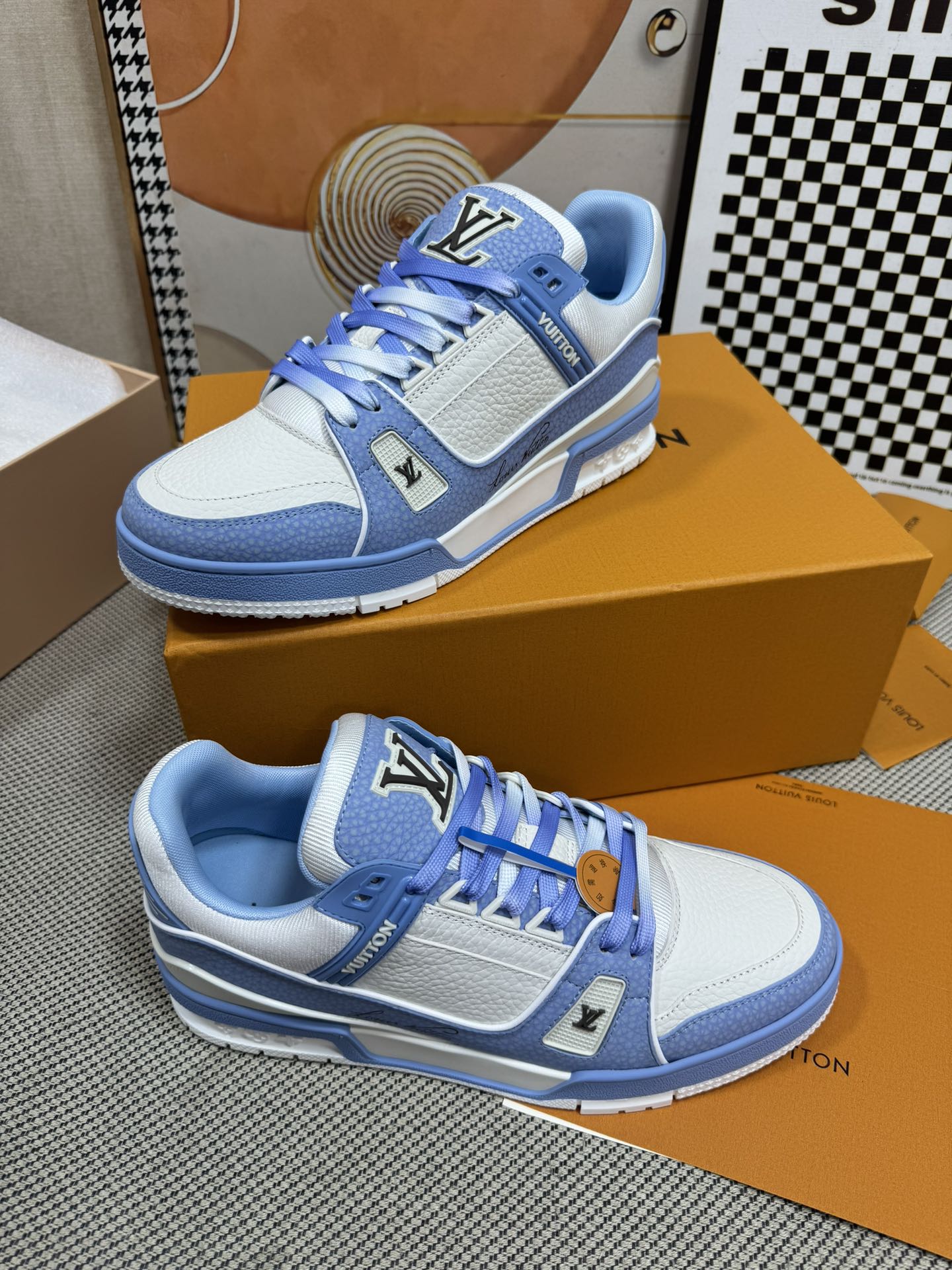 Louis Vuitton Trainer White & Blue