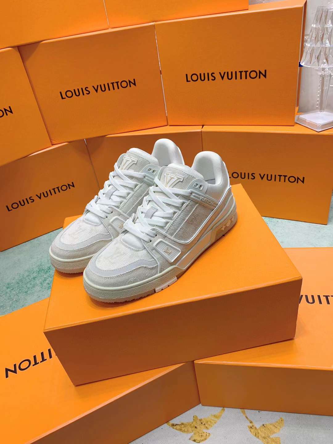 Louis Vuitton Trainer Beige