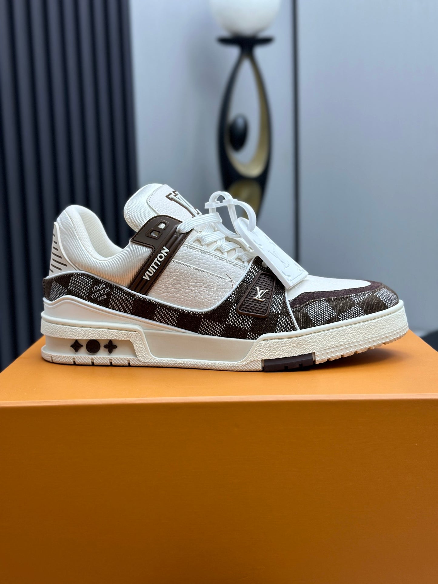 Louis Vuitton Trainer Brown & White