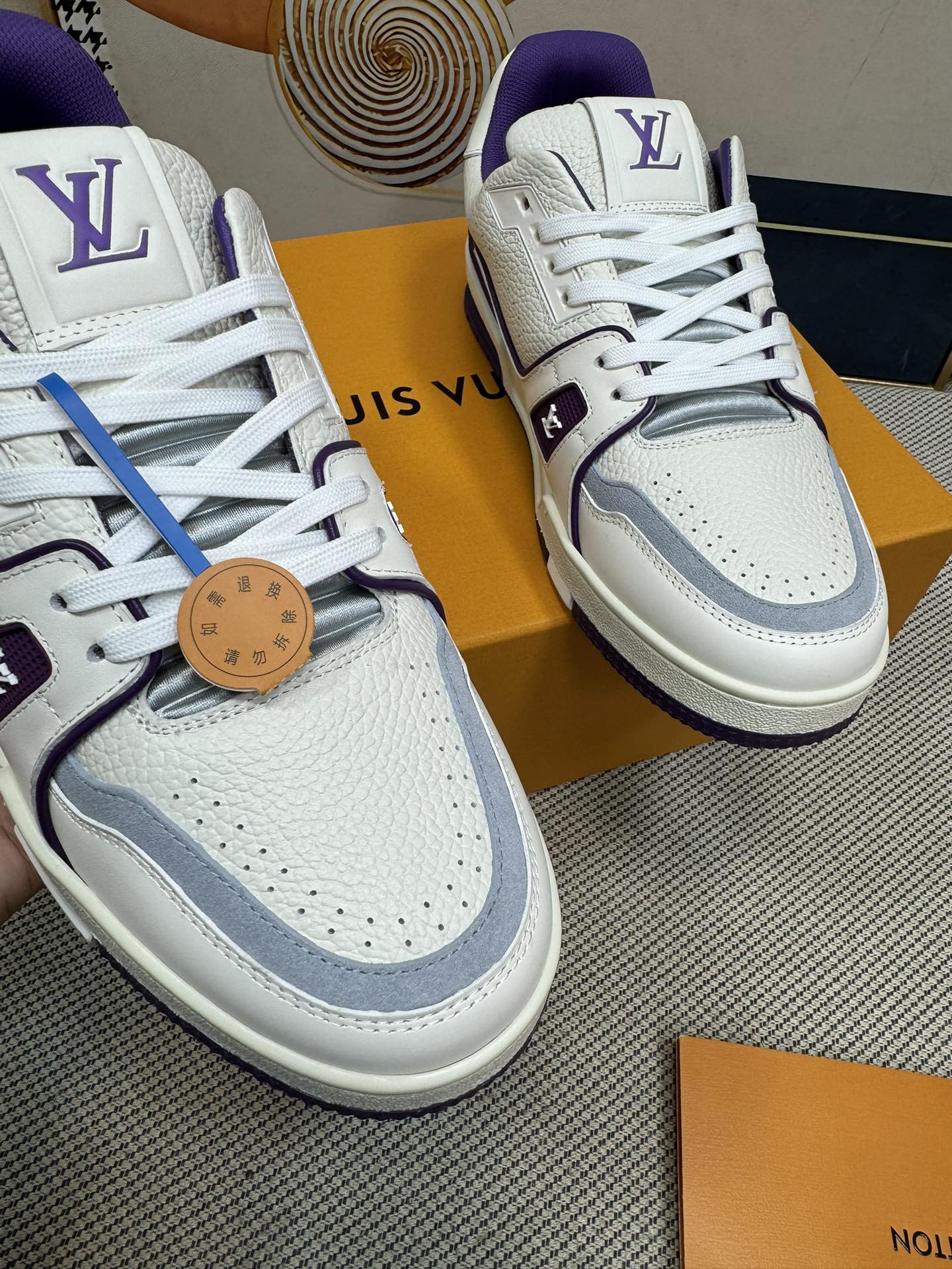 Louis Vuitton Trainer White & Purple