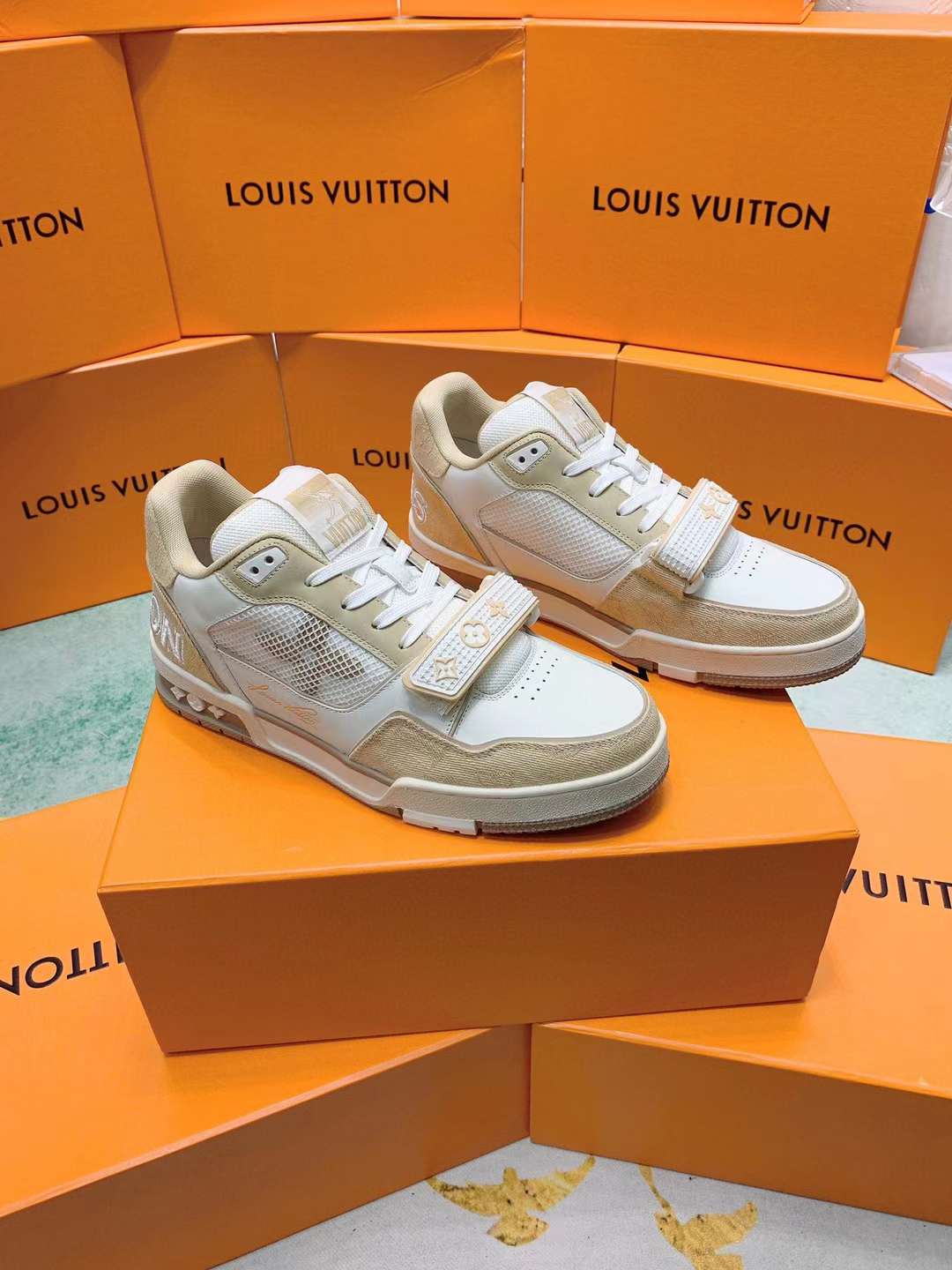 Louis Vuitton Trainer Beige