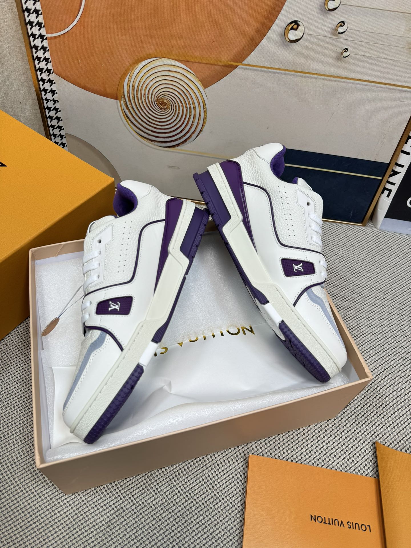 Louis Vuitton Trainer White & Purple