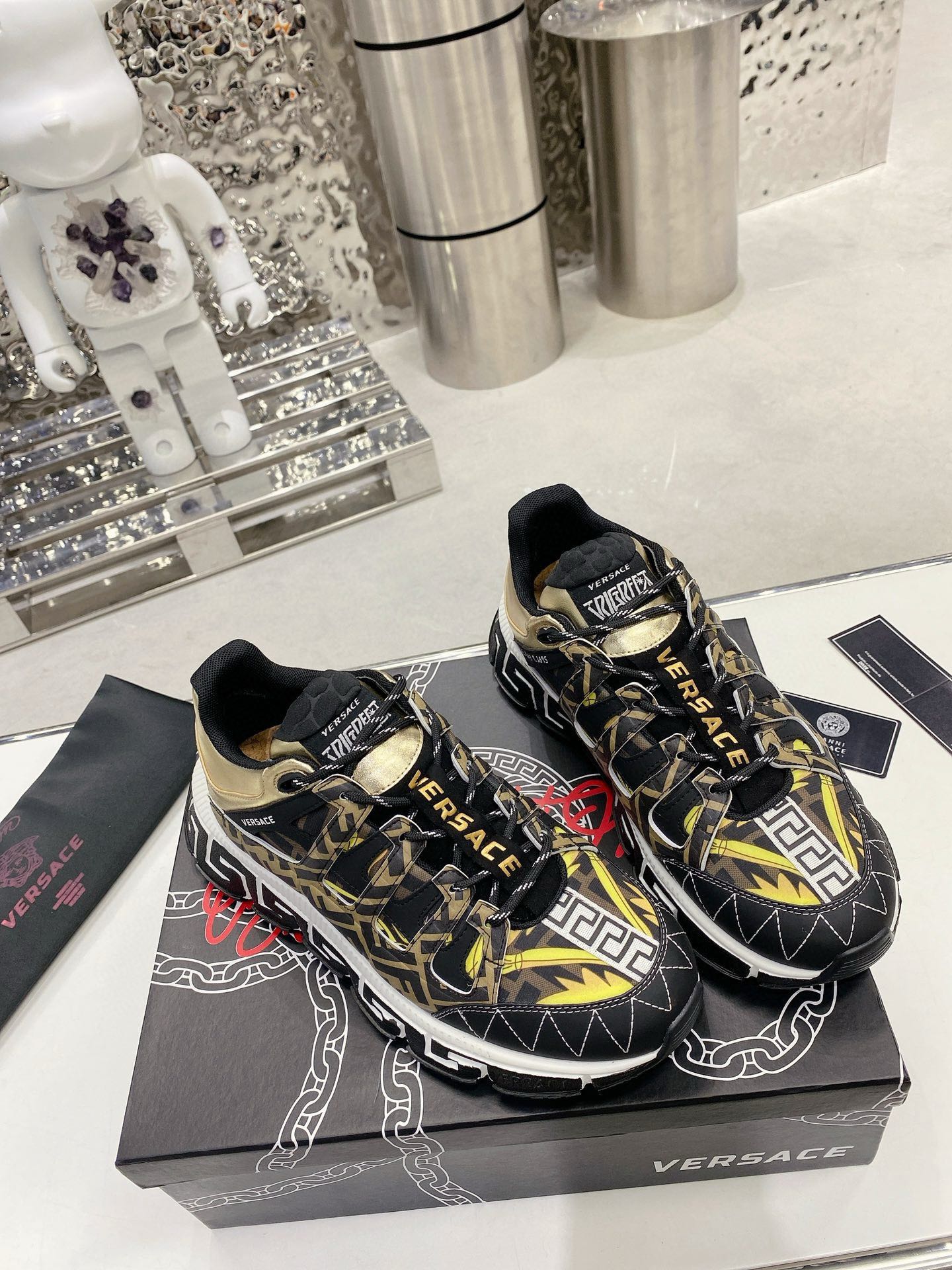 Versace Trigreca Sneakers Gold