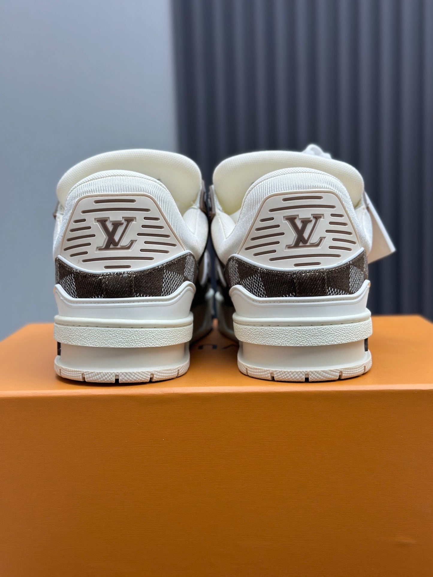 Louis Vuitton Trainer Brown & White