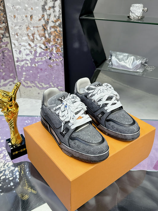 Louis Vuitton Trainer All Grey