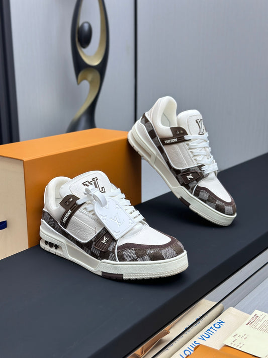 Louis Vuitton Trainer Brown & White