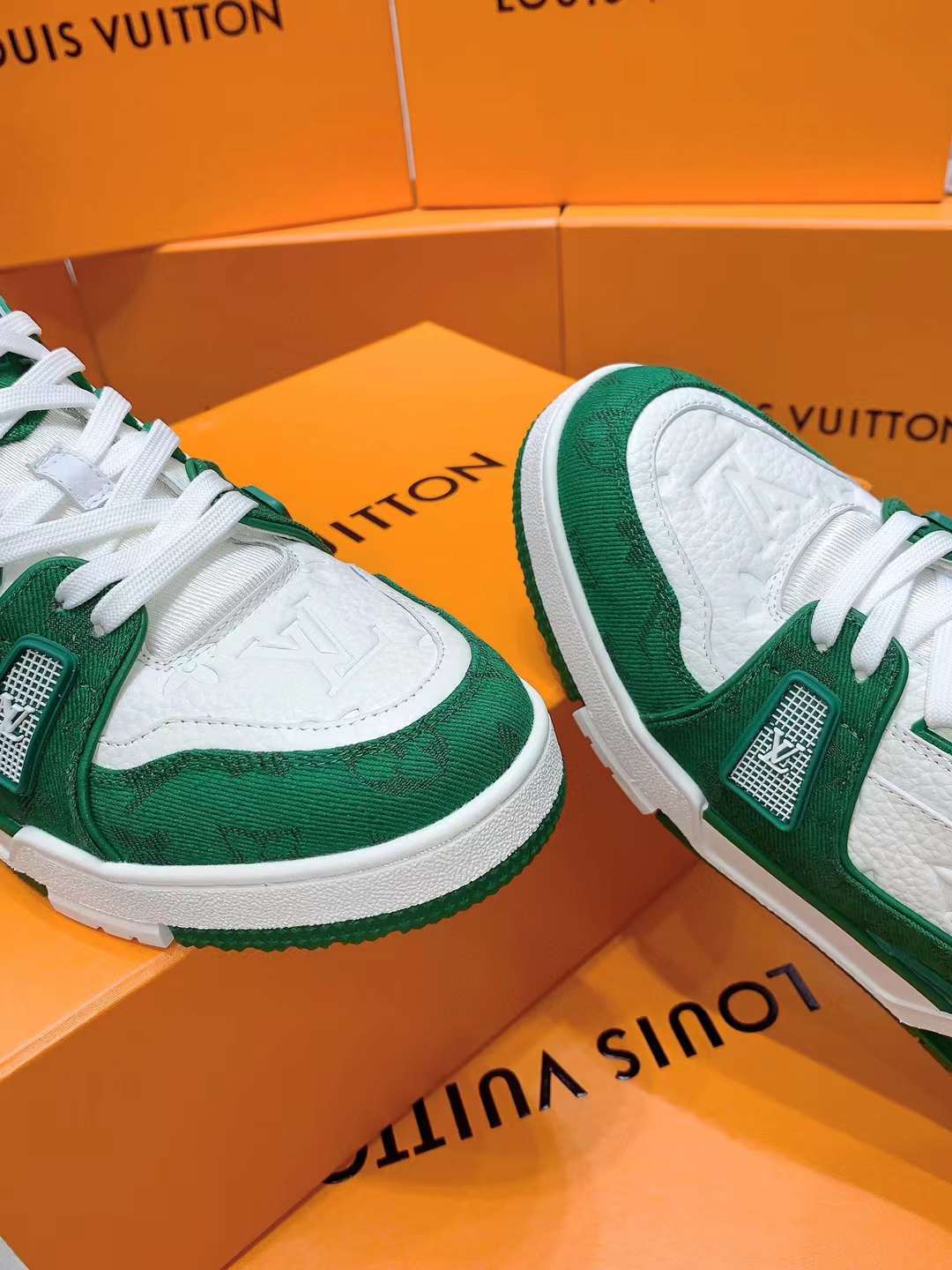 Louis Vuitton Trainer Green