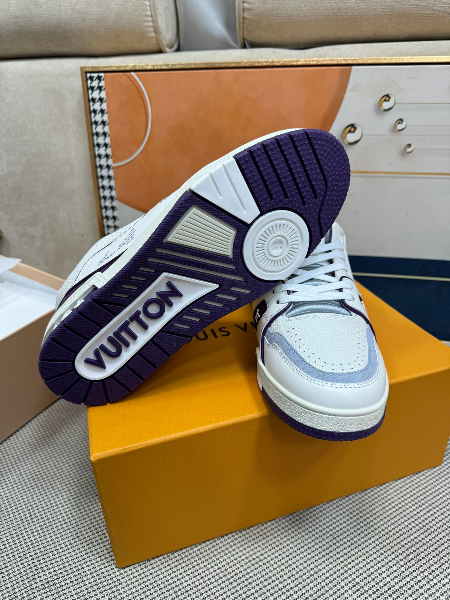 Louis Vuitton Trainer White & Purple