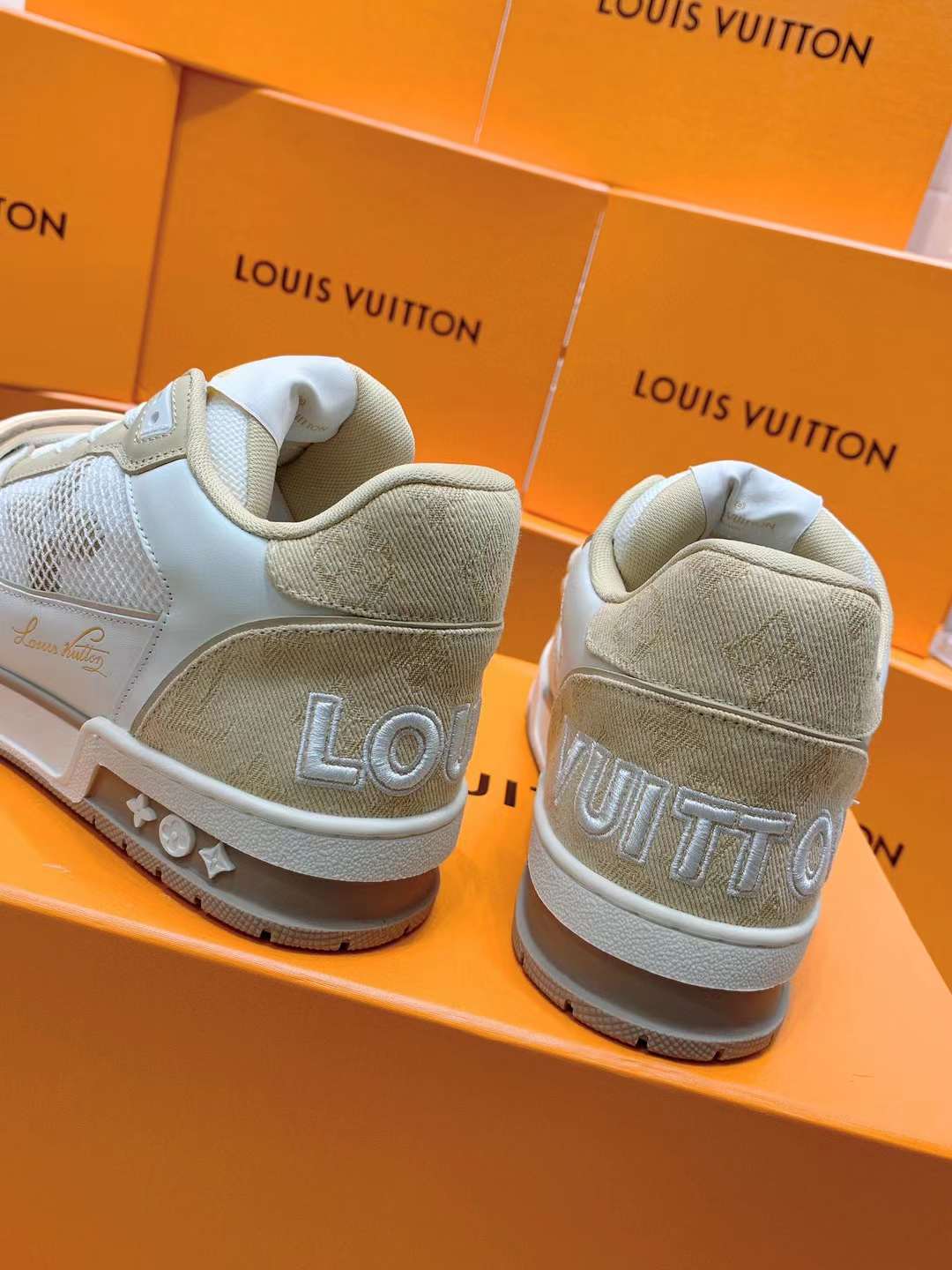 Louis Vuitton Trainer Beige