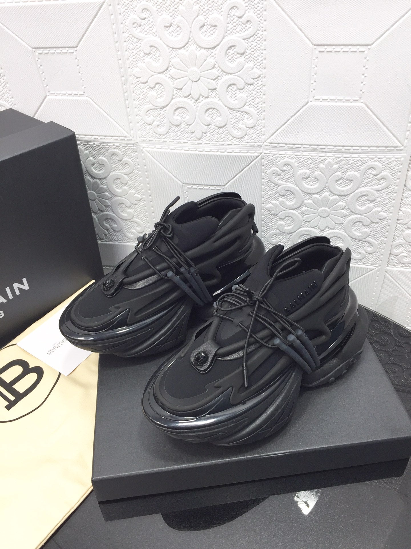 Balmain Unicorn Black