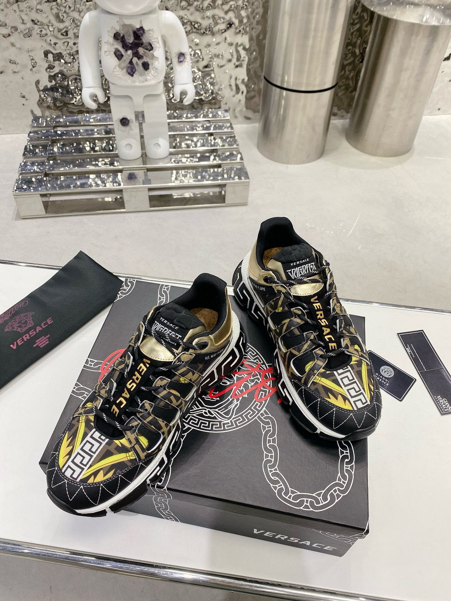 Versace Trigreca Sneakers Gold