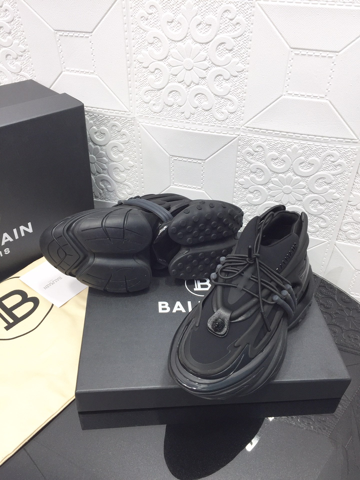 Balmain Unicorn Black