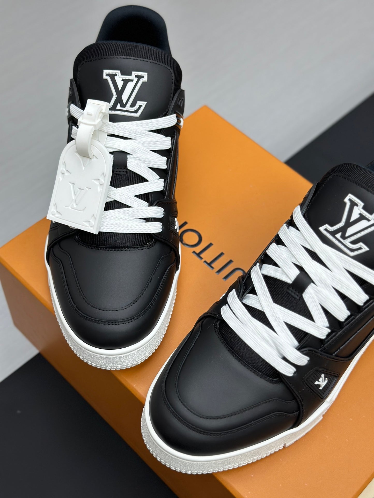 Louis Vuitton Trainer Black