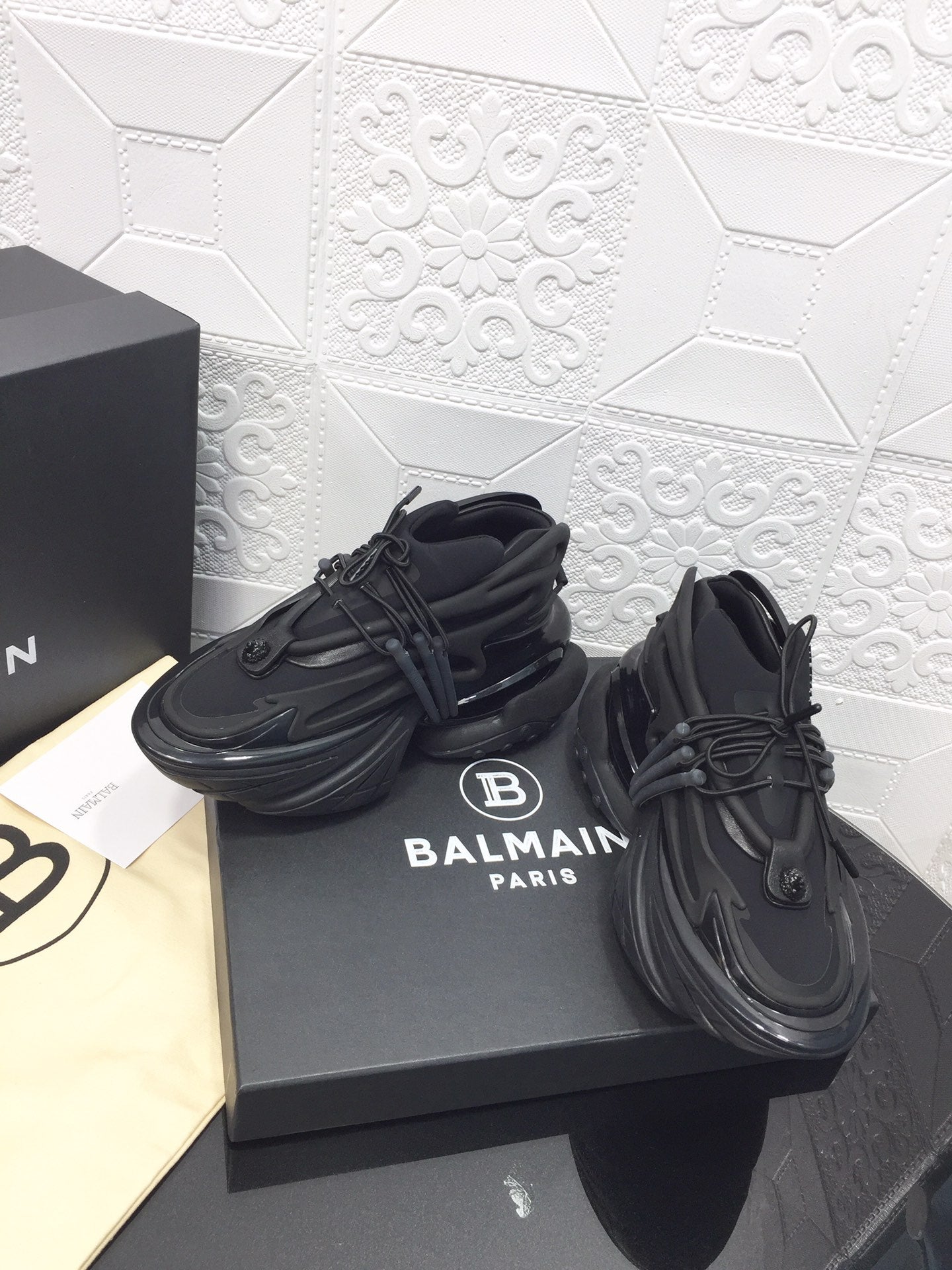 Balmain Unicorn Black