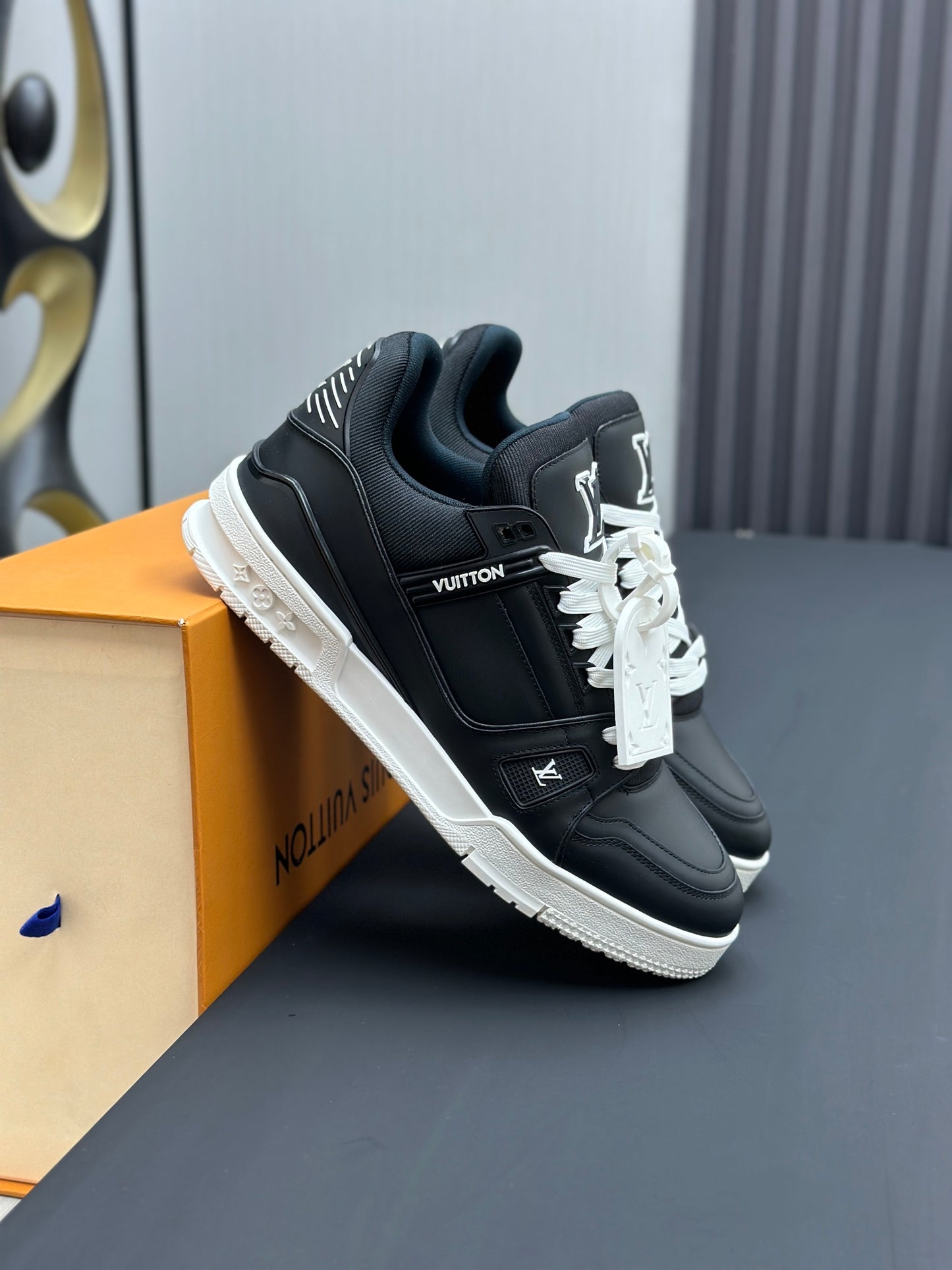 Louis Vuitton Trainer Black