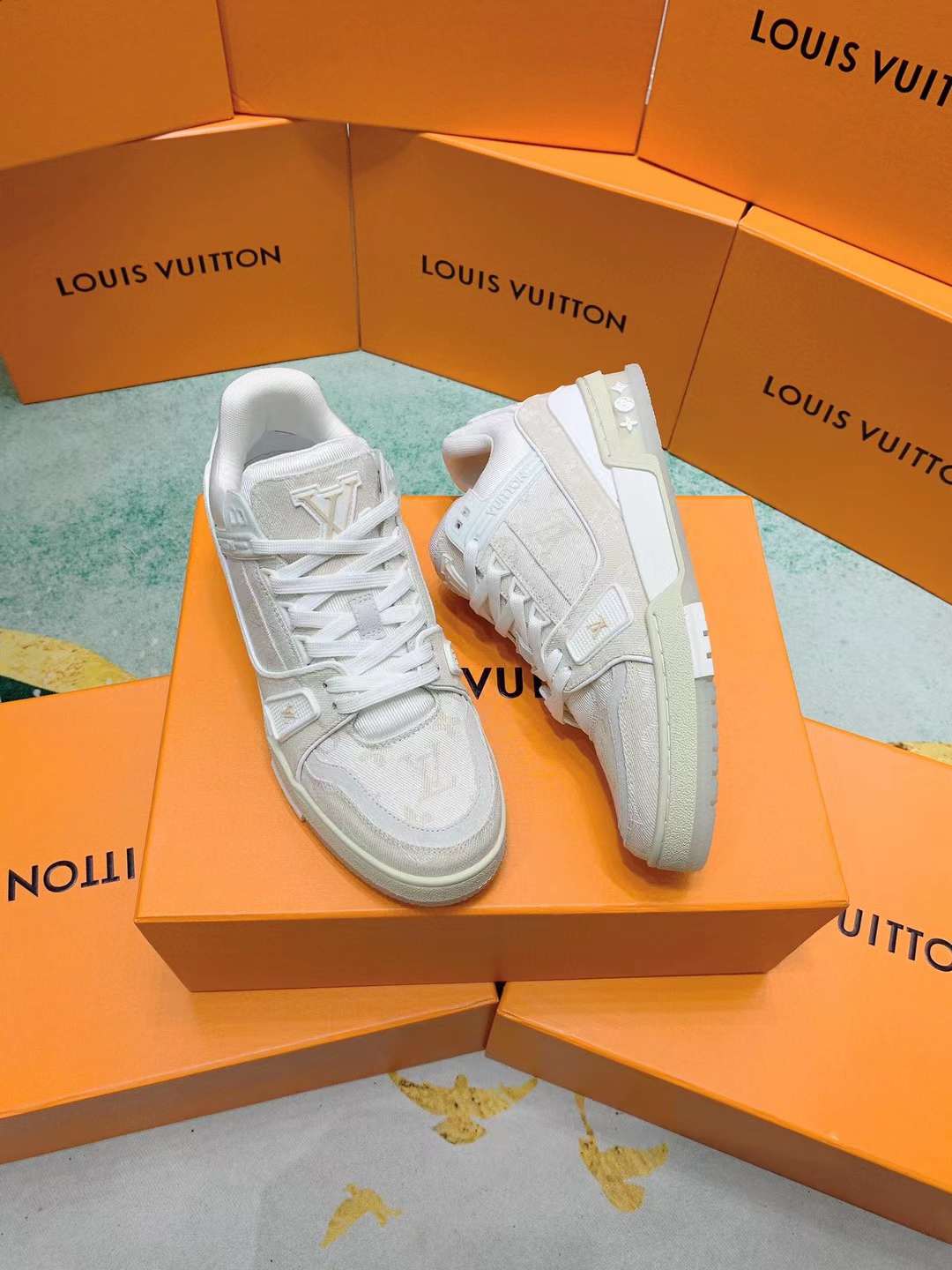 Louis Vuitton Trainer Beige