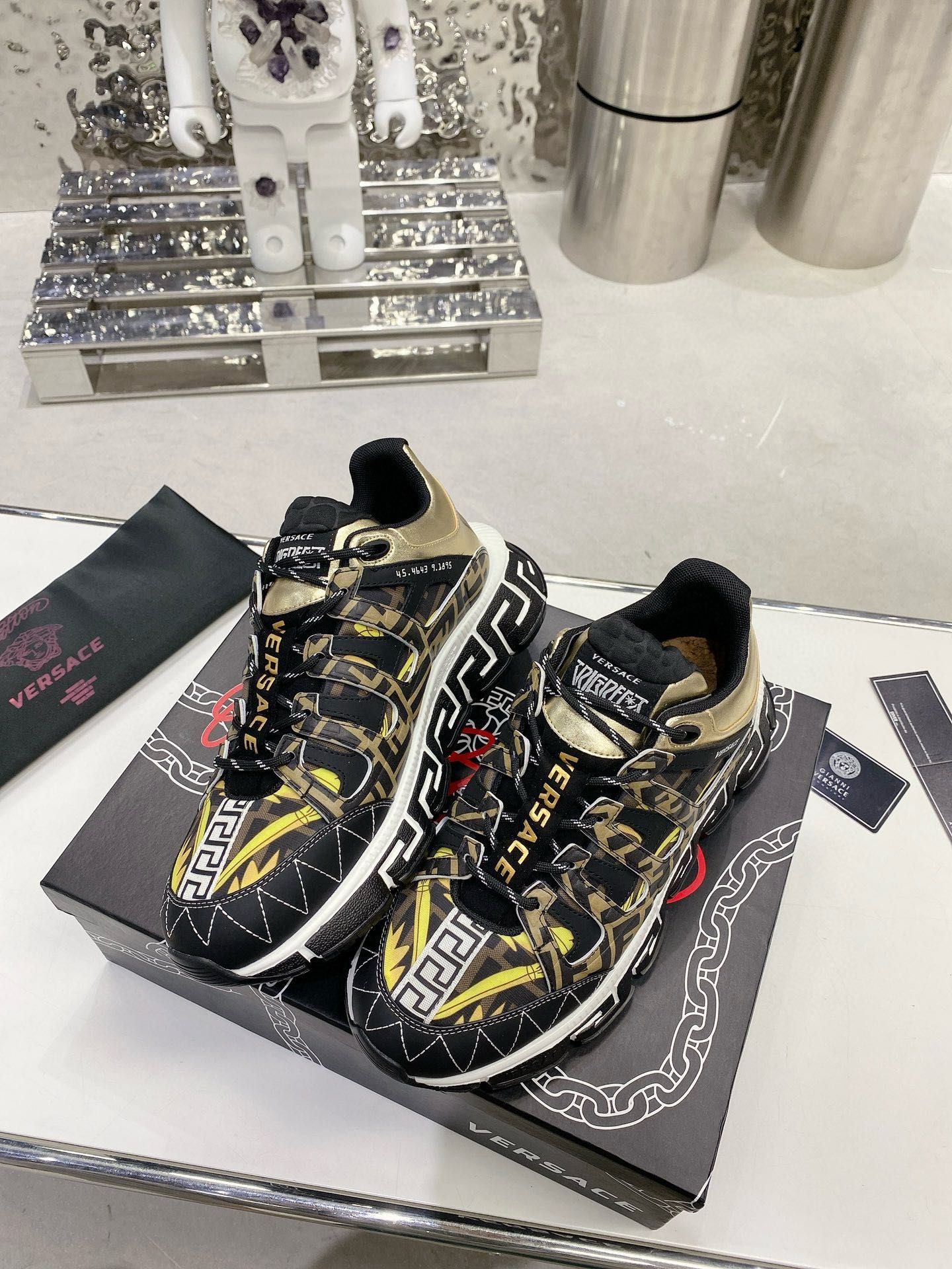 Versace Trigreca Sneakers Gold