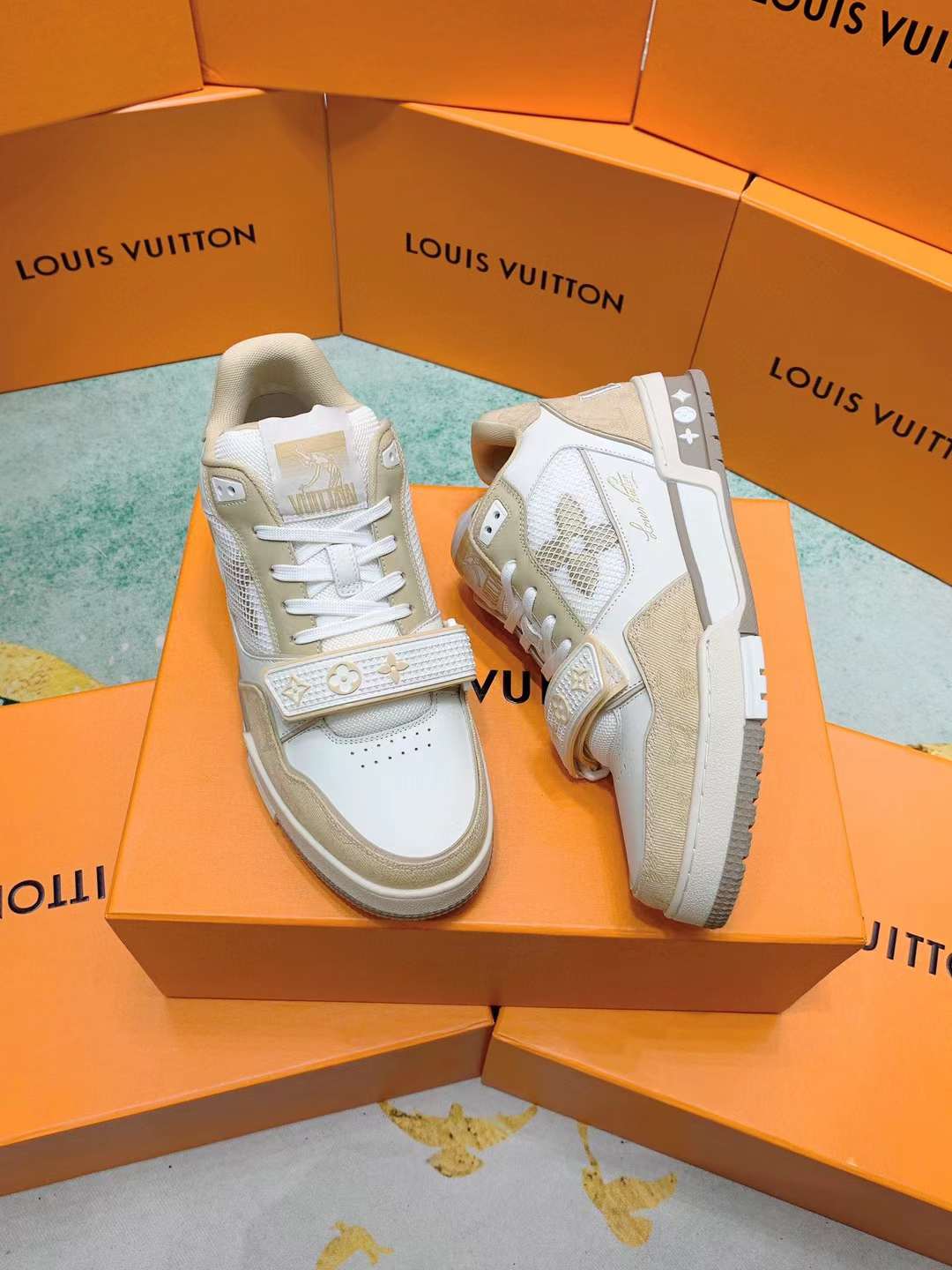 Louis Vuitton Trainer Beige