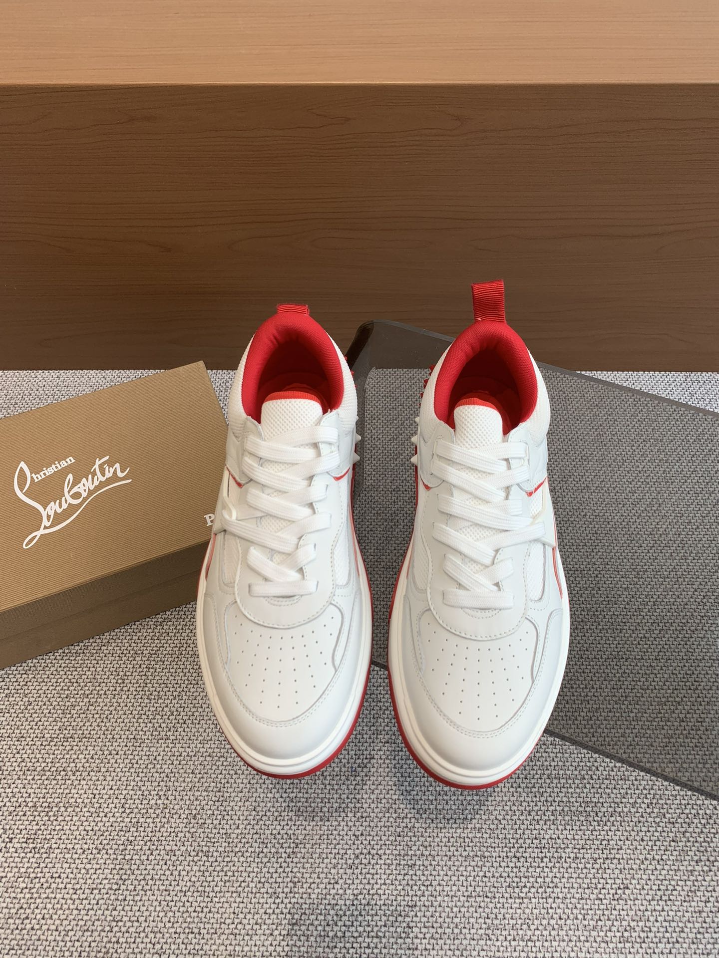 Christian Louboutin Sneaker White & Red