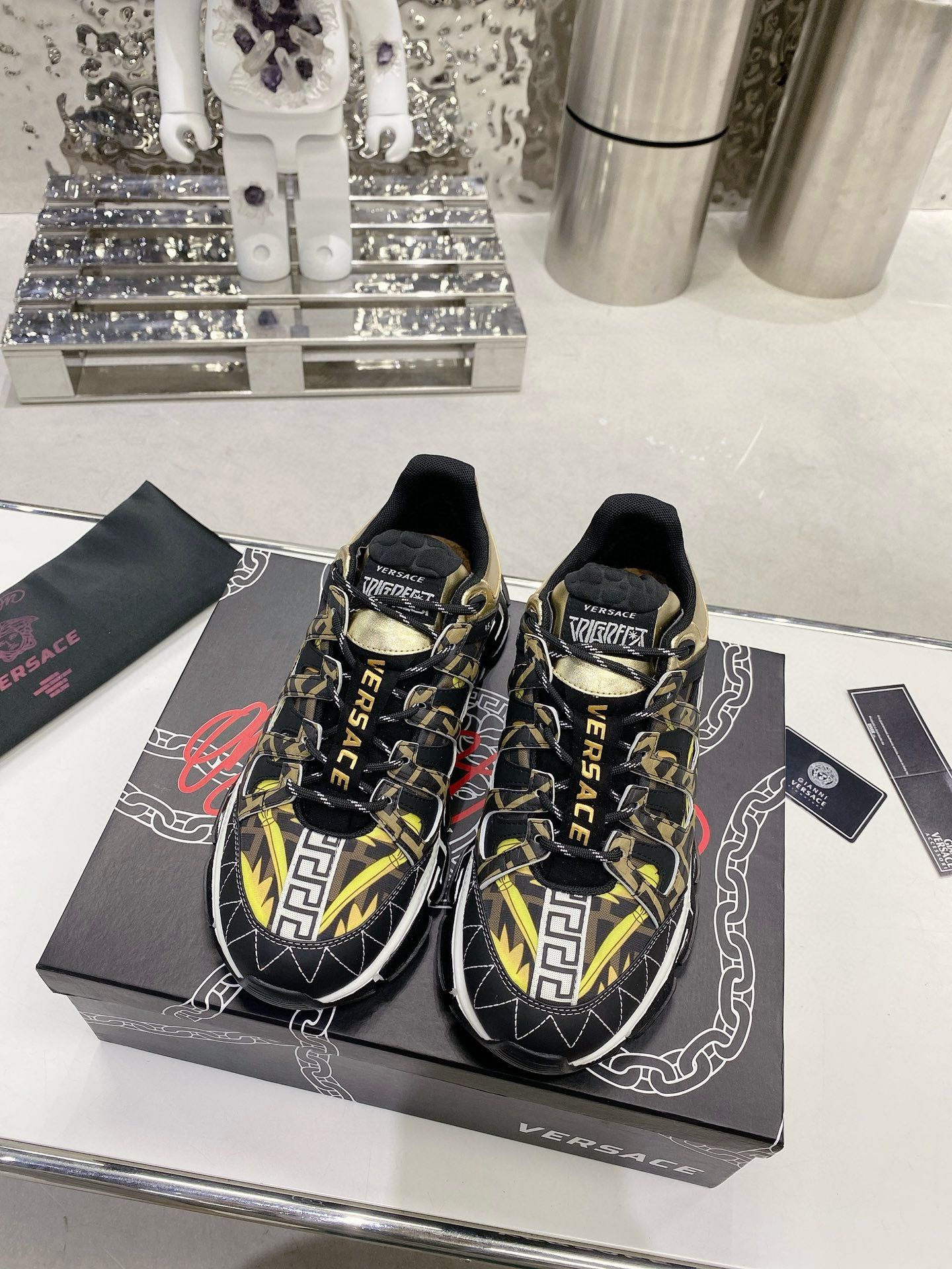 Versace Trigreca Sneakers Gold